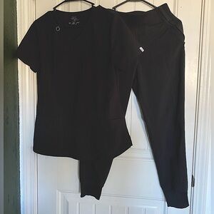 BLACK SCRUBS SMALL JOGGER SET